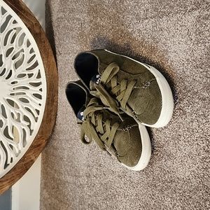 ⭐️5/$20⭐️Sperry sneakers